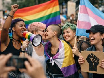 Féminismes queer : repenser les identités, les alliances et les luttes à l’ère des réseaux sociaux et des nouveaux imaginaires