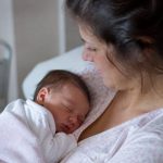 Maternité des Lilas : histoire, engagements et services après la naissance
