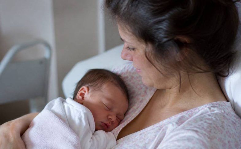 Maternité des Lilas : histoire, engagements et services après la naissance